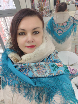 Платок шерстяной с шелковой бахромой