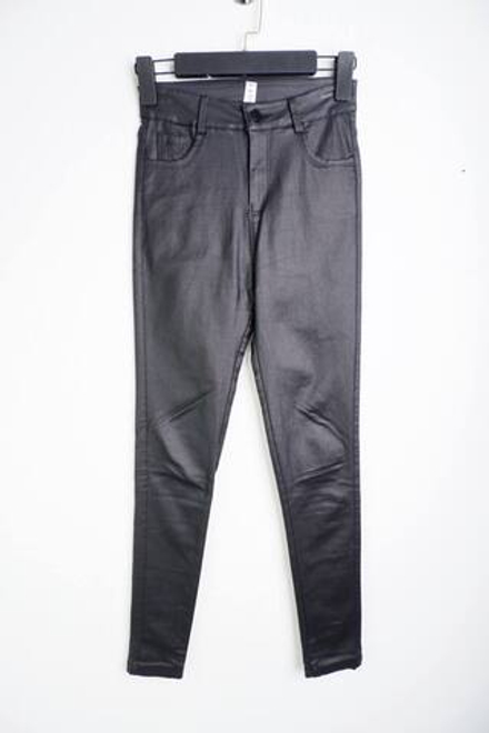 Джинсы обтягивающего кроя, визуально на 40/42 размер