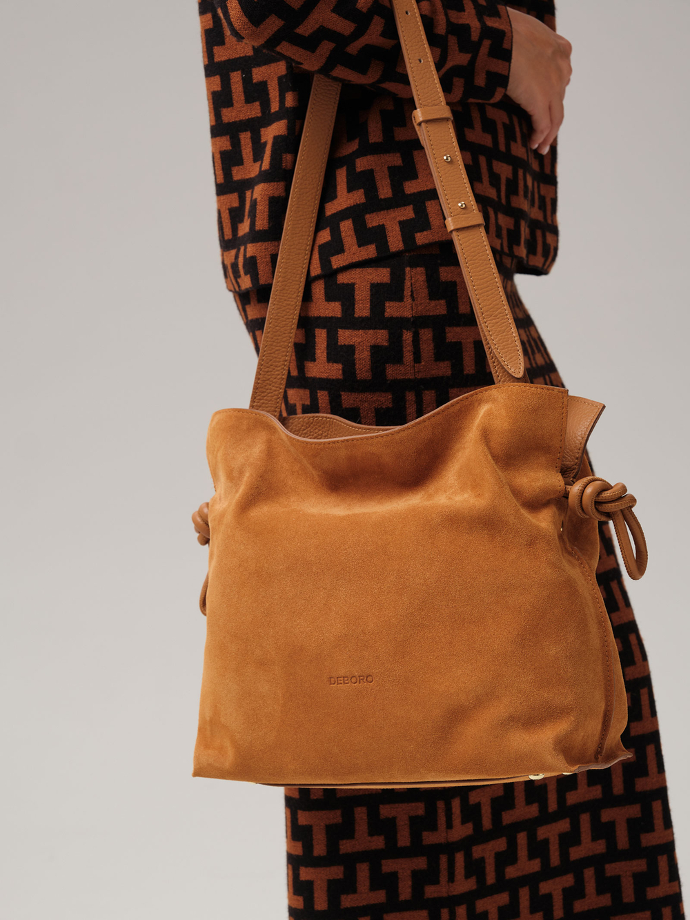 Замшевая сумка Deboro 31126 желтый янтарь