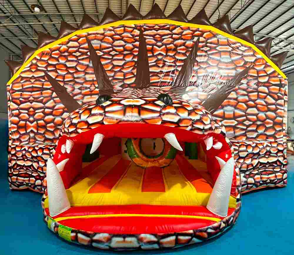 Коммерческий надувной батут «Драконье логово», с крышей, 12*8*7 м