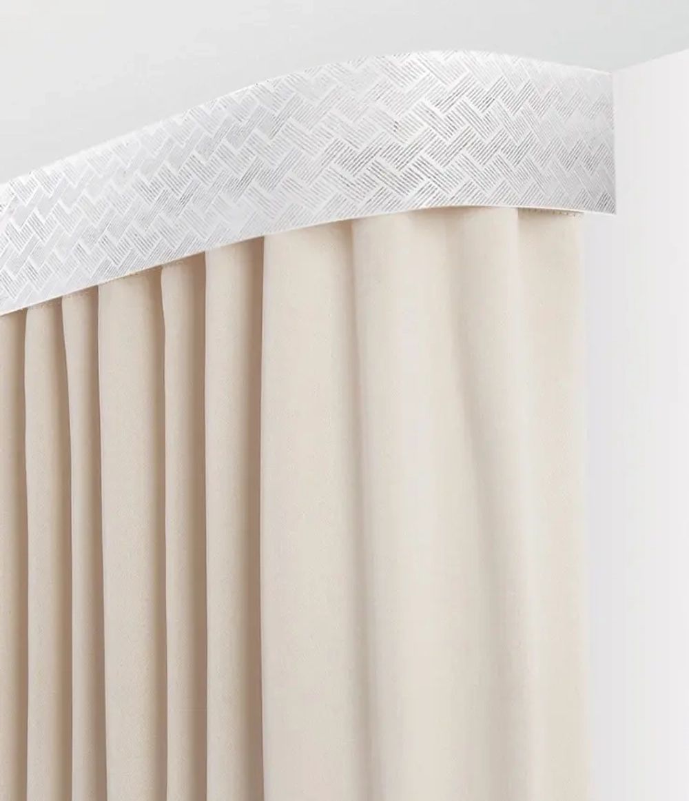 Пластиковый карниз с тиснением Legrand 3-х рядный Кант 3000 мм