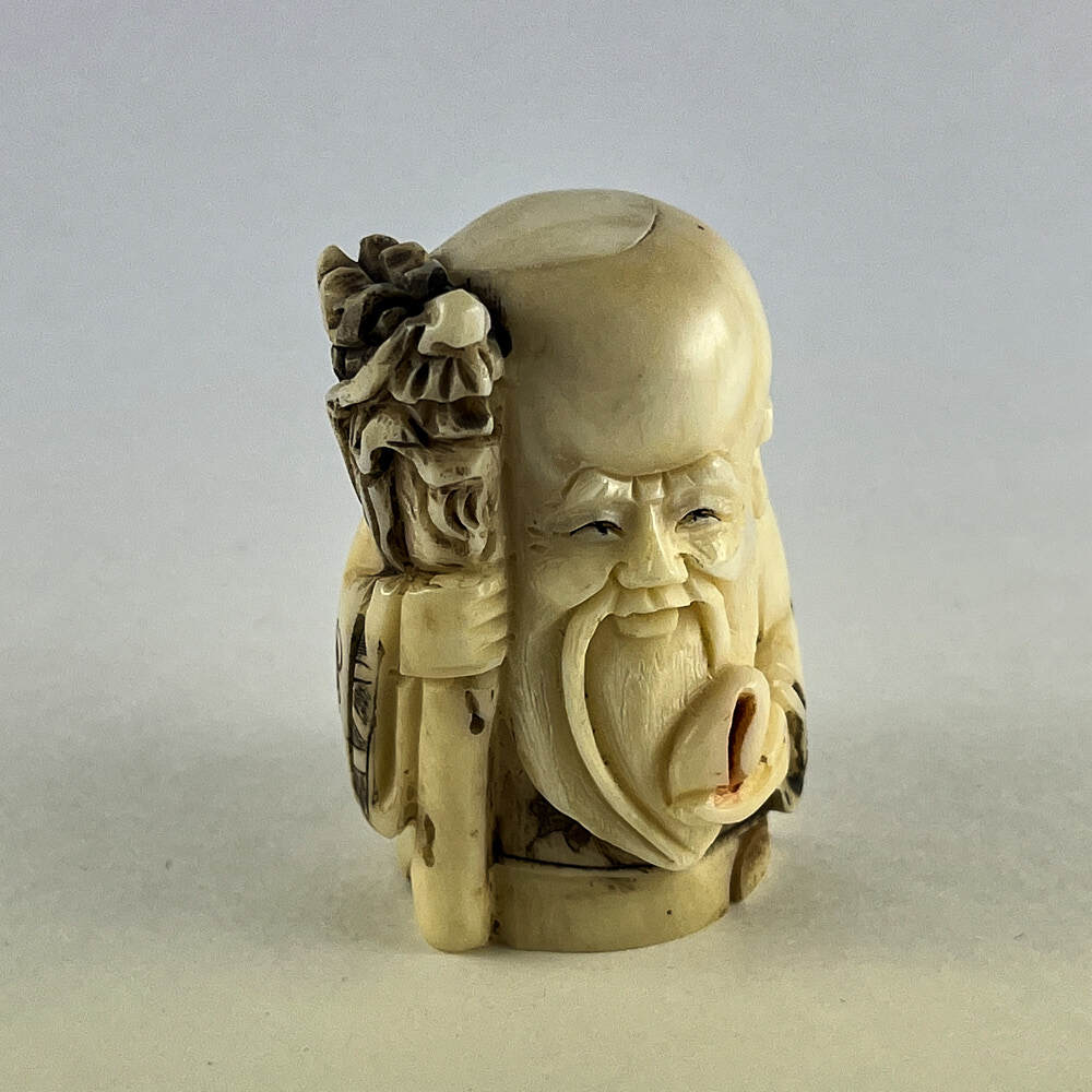 Статуэтка нэцкэ Бог Шоусин