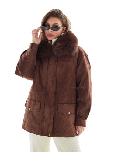 Шоколадный пуховик из эко-замши с мехом песца и кожаным воротником