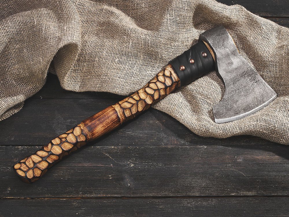 Топор "Варяг", резная рукоять комель берёзы (обжиг)