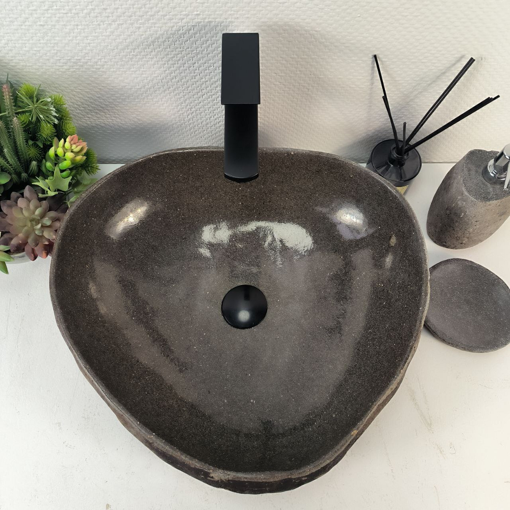 Раковина из речного камня RS-65257 48*44*15 0861
