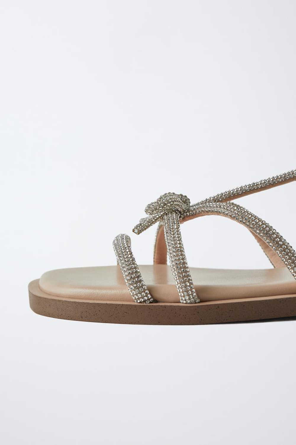 ZARA БЛЕСТЯЩИЕ САНДАЛИИ С БАНТИКАМИ, СЕРЕБРИСТЫЙ