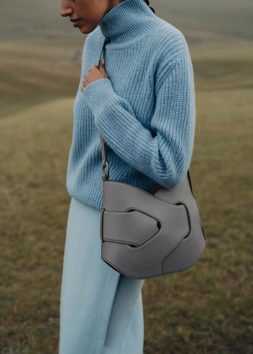 POLENE СУМКА NODDE HOBO, КАМЕННЫЙ