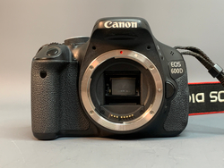 Canon EOS 600D kit 18-55mm 27.620 кадров