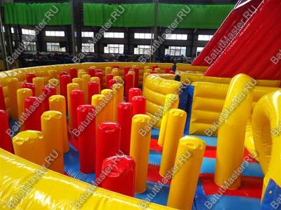 Надувная спортивная полоса препятствий "Бастион" 25*10*5 м