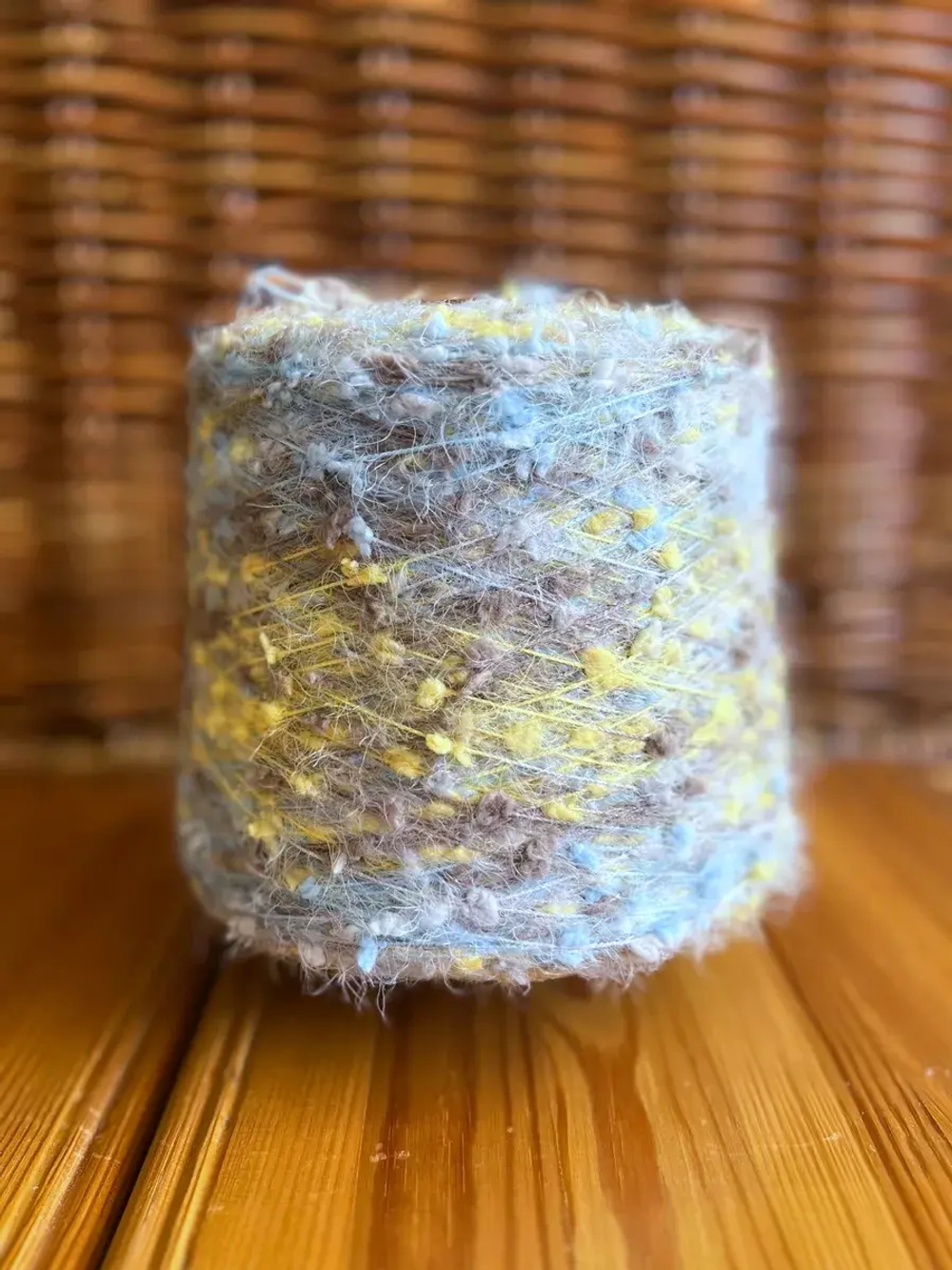 Пряжа  декоративная с ворсом и шишибриками