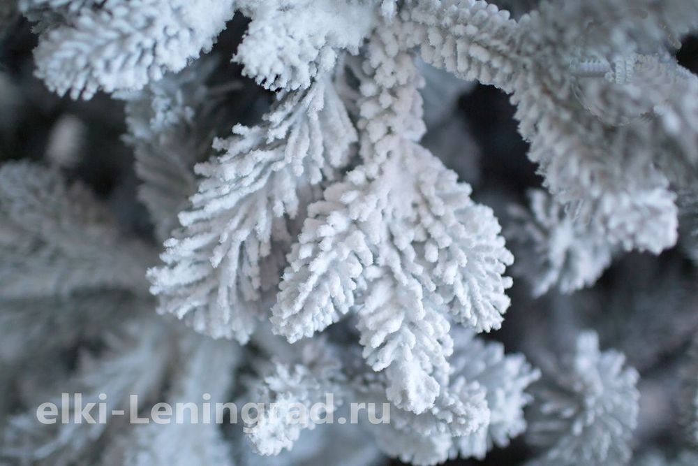 Заснеженная ель с гирляндой «Барокко» холодный свет (Литая+пвх) 240 см / 2,4 м