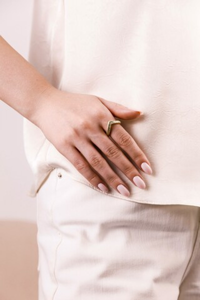 Кольцо "Галочка" сатинированное в золочении