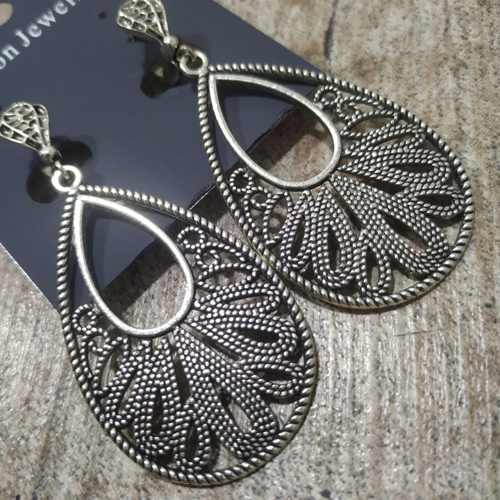 Серьги на англ.заст Bohemia форма капля узор капля металл античный серебристый