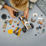 Конструктор LEGO City 60387 Приключения на внедорожнике