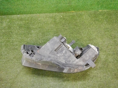 Битая Фара правая Lada Vesta (2015-2022) галоген