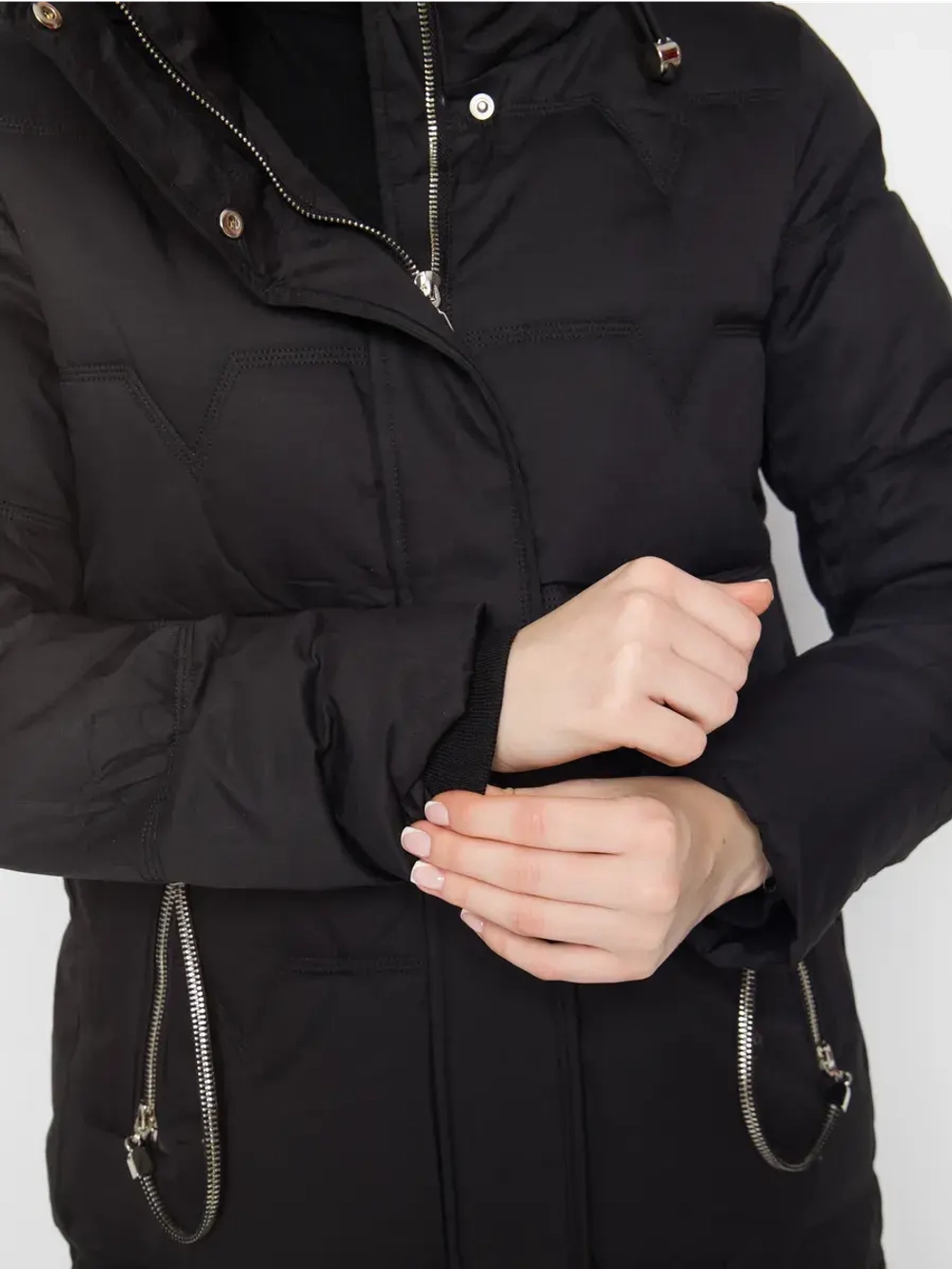 Куртка зимняя удлиненная с капюшоном