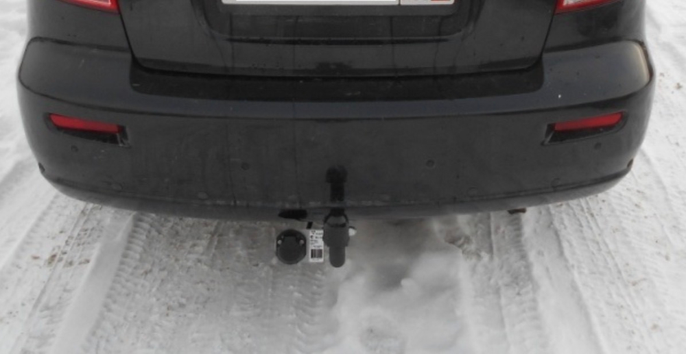 Фаркоп для Suzuki SX4 седан (2006-2013) (без электрики) (паспорт и сертификат) AvtoS.SZ10