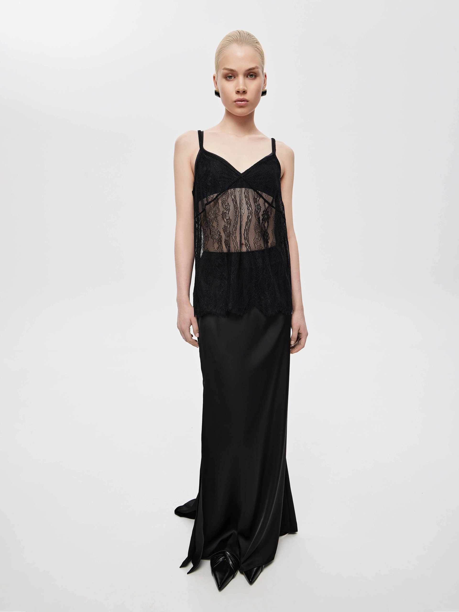 Топ из кружева