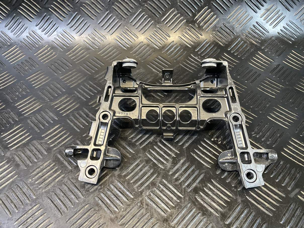 Крепление Yamaha TDM900 RN08 2002