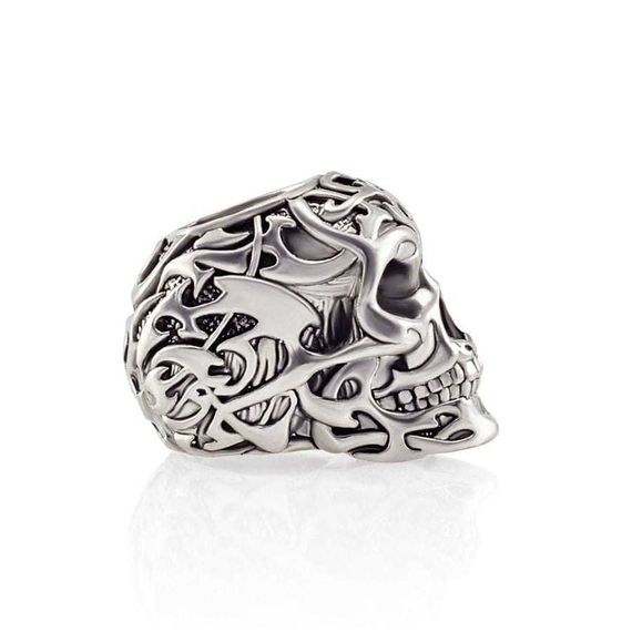 Изображение бусины из серебра череп Tribal Skull вид справа.
