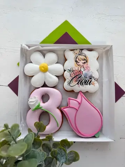 Набор имбирных пряников 8 Марта вкусный подарок