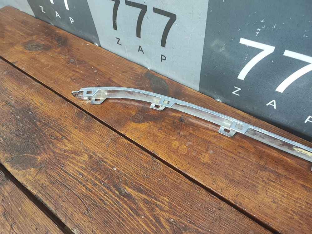 Молдинг переднего бампера Volkswagen Touareg 2 14-18 Б/У Оригинал 7P6853245