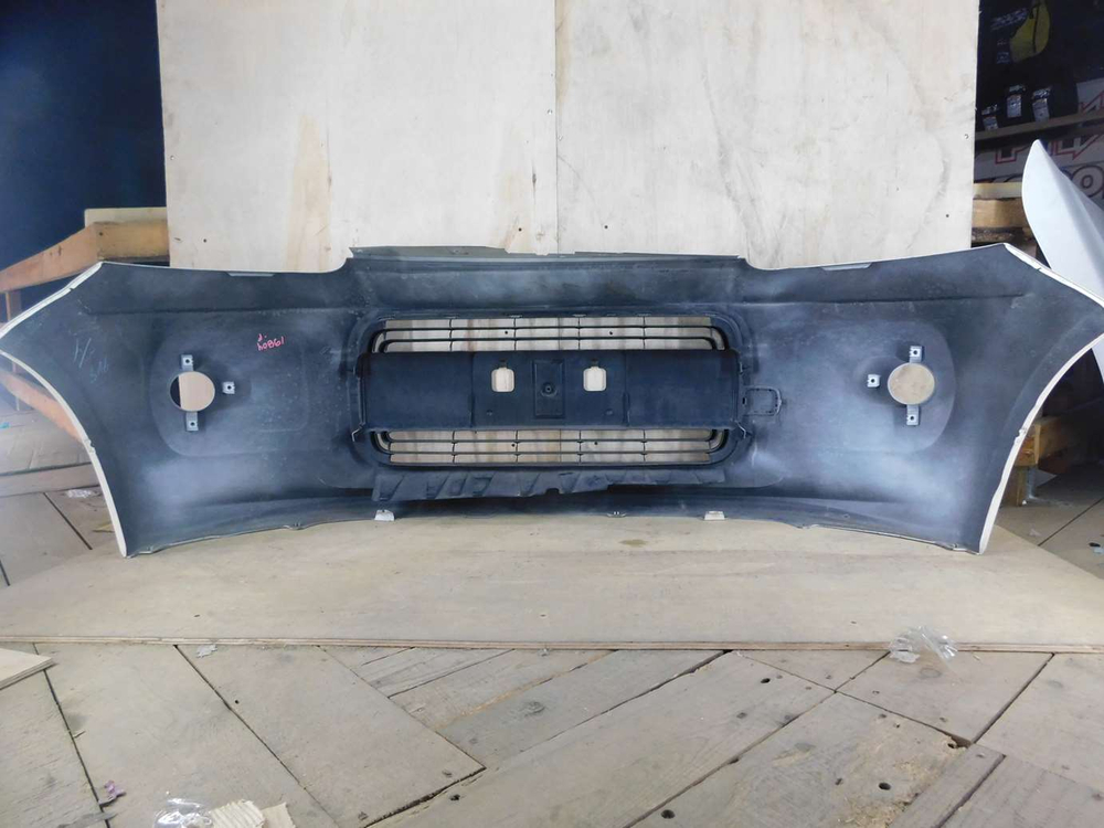 бампер передний Toyota Porte NCP141 NSP140