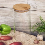 Банка для продуктов стеклянная 1200мл «Хай-Тек» с бамбуковой крышкой 10*20см