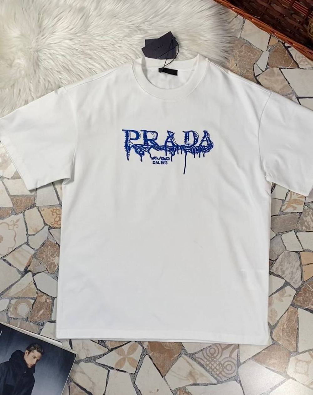 Футболка Prada