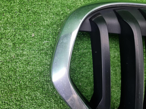 Решетка радиатора BMW X1 F48 (2019-2022)