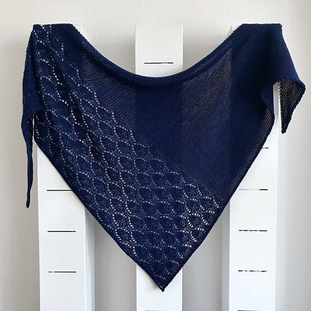 Описание по вязанию шали спицами "Rosy"