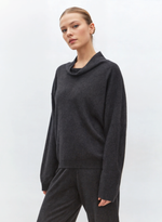 Свитер oversize с воротником-стойкой