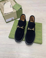Женские ботинки Gucci черные с золотым элементом