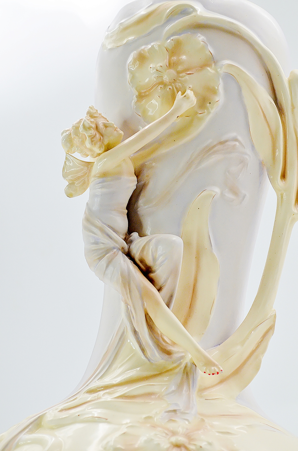 Интерьерная ваза «Фея» в стиле модерн (ар-нуво). Фарфор, ручная роспись. Нач. ХХ в.