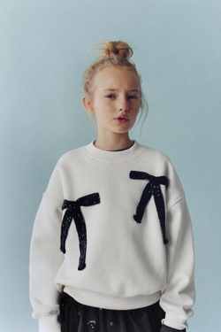 ZARA ТОЛСТОВКА С БАНТАМИ И ПАЙЕТКАМИ, ЭКРЮ