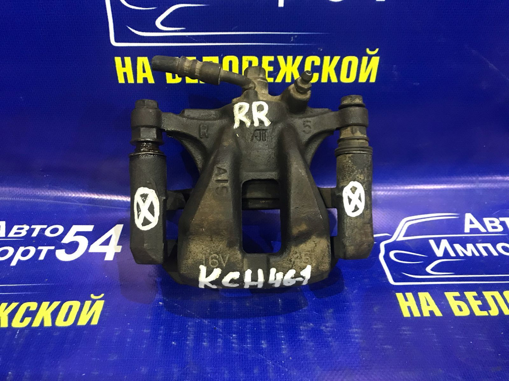 Суппорт тормозной задний правый TOYOTA REGIUS 1999