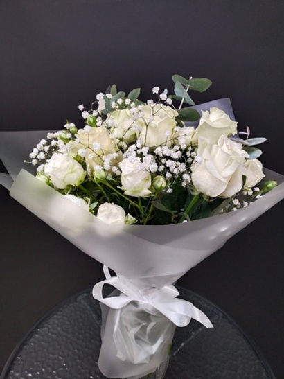 Букет из белых роз
