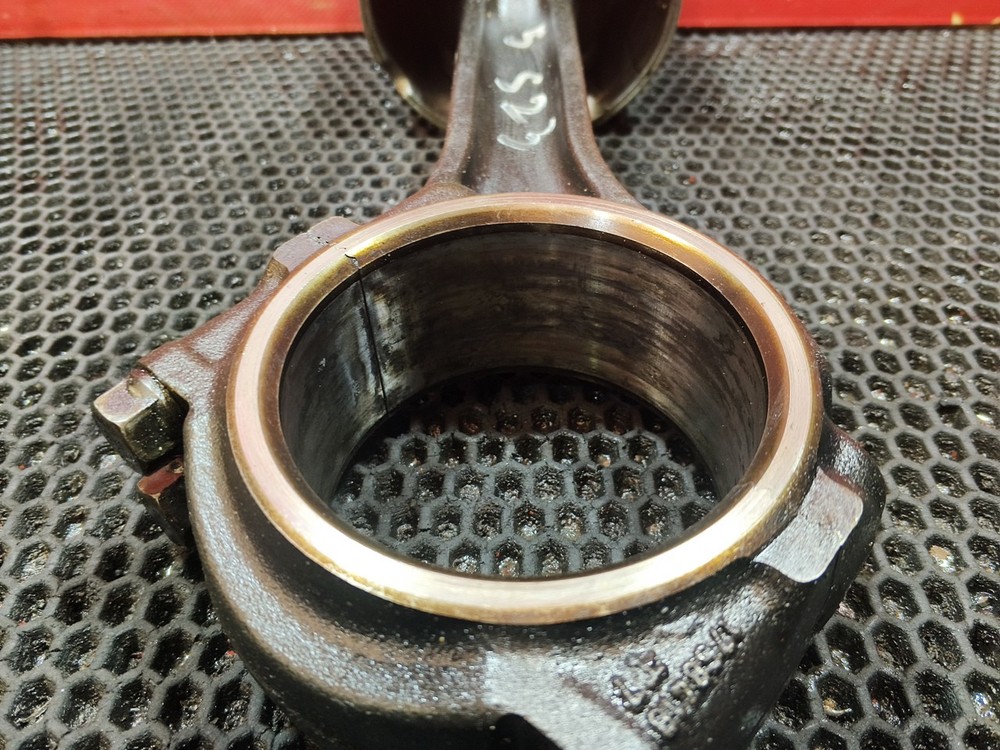 Поршень с шатуном