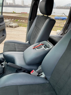 Toyota Land Cruiser 105