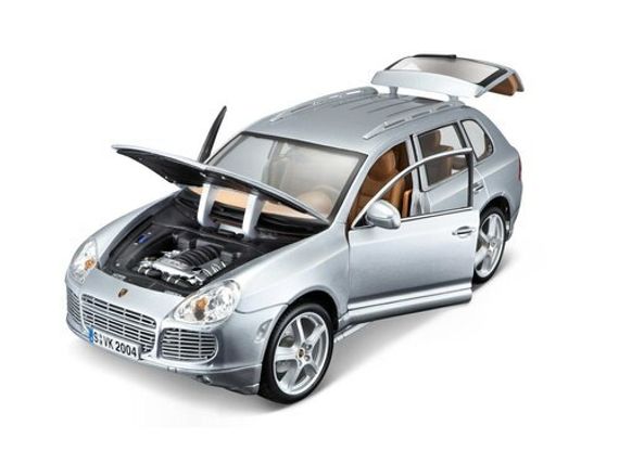 Maşın Maisto 1:18 SP (A)- Maisto Porsche Cayenne Turbo ,Model Car