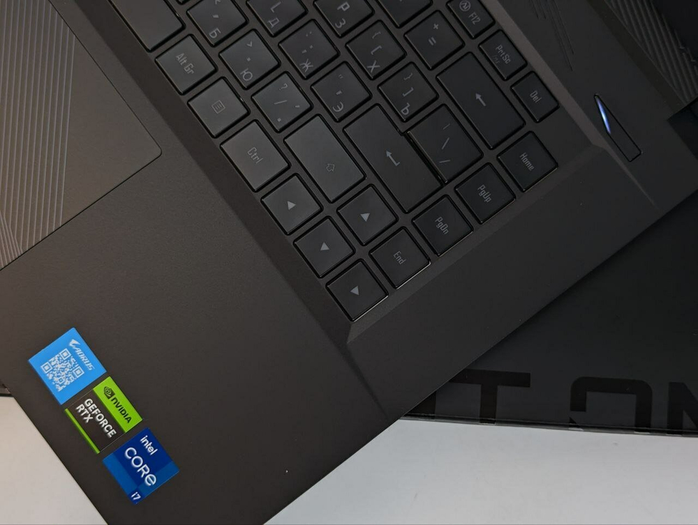 Игровой Ноутбук AORUS 15 BKF-73KZ754SH