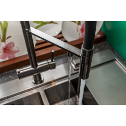 Omoikiri Kanto-PVD-GM с черным шлангом