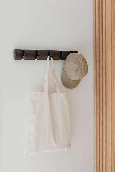 Настенная вешалка Flip 5 крючков орех