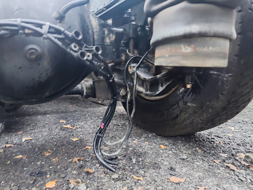 Кронштейн пневморессоры правый 2023г.