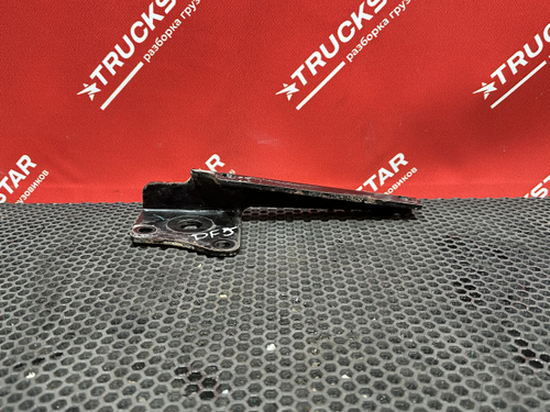 Кронштейн амортизатора