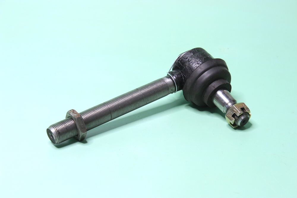 Наконечник тяги рулевой МТЗ-82,320 левый