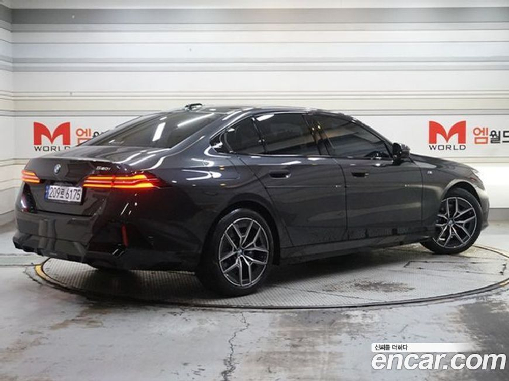 BMW 5 Series (G60) 520i M Sports (11.2023)