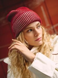 Шапка хлопковая с двойным отворотом "Брусника/Молоко"