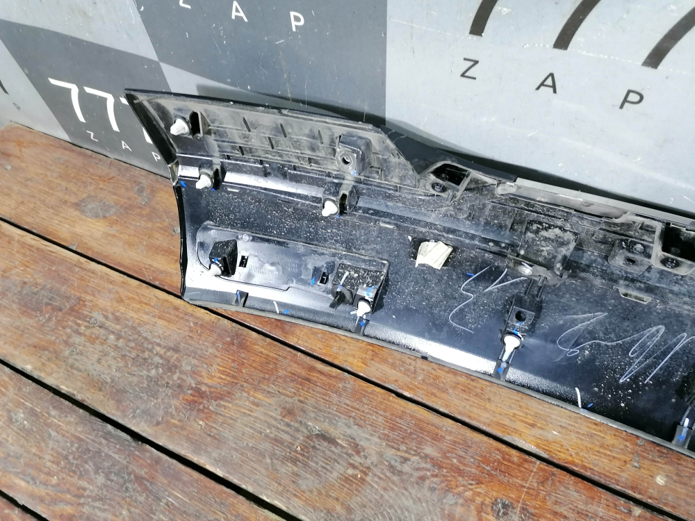 Накладка двери багажника верхняя Tank 500 21-нв Б/У Оригинал 5506300XKV3BBN1