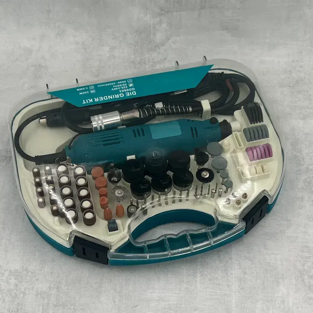 Гравер электрический с насадками и гибким валом в кейсе Mkt сетевой/граверная машинка с набором насадок Mkt